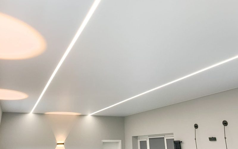 Натяжной потолок в бассейне 53 м2