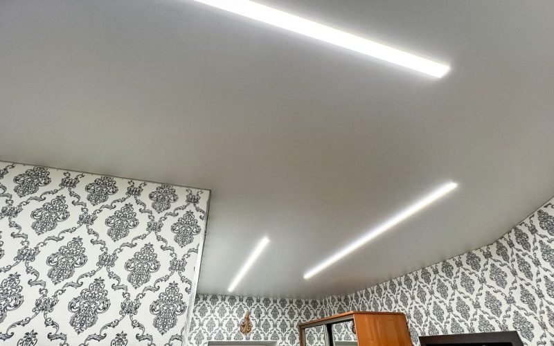 Натяжной потолок в коридоре 13 м2