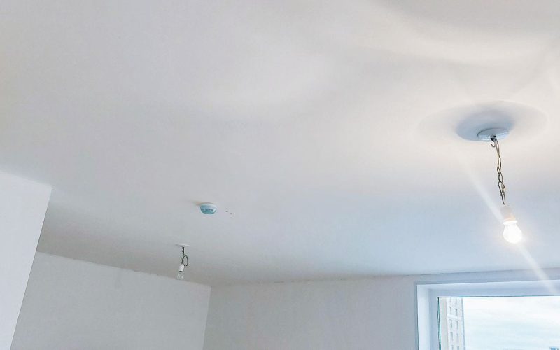 Натяжной потолок в квартире 28 м2