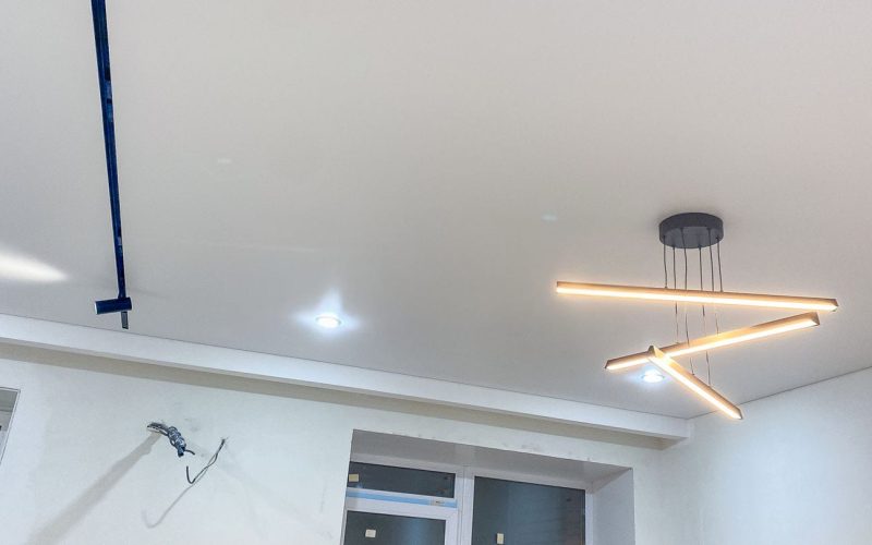 Натяжной потолок в квартире 33 м2